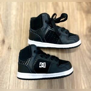 DC Shoes Size 5 Toddler High Top Spark High Black White Lace up Sneakers EUC